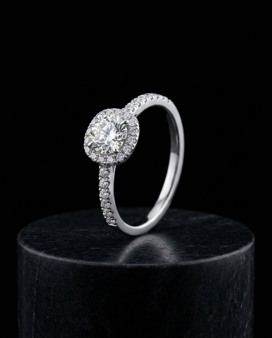Halo ring — Hero Studio Packshot | Generated by Modelize