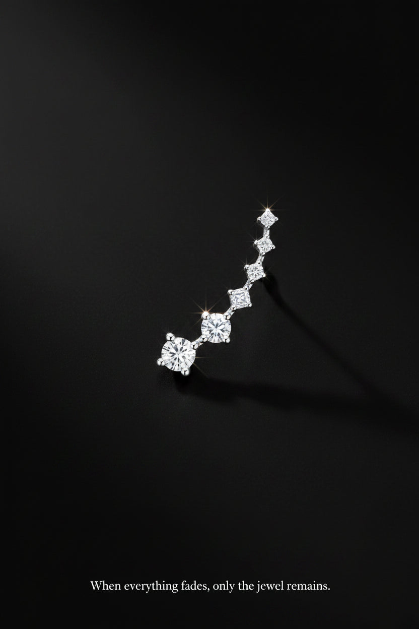 Boucle d'oreille THEODORA PARIS Chiara en acier inoxydable argenté avec une ligne de cristaux scintillants